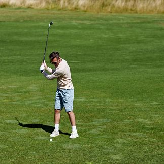 Deporte: mar, bici, escalada y golf